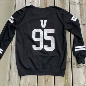 BTS V Long Sleeve T-shirt Size Small